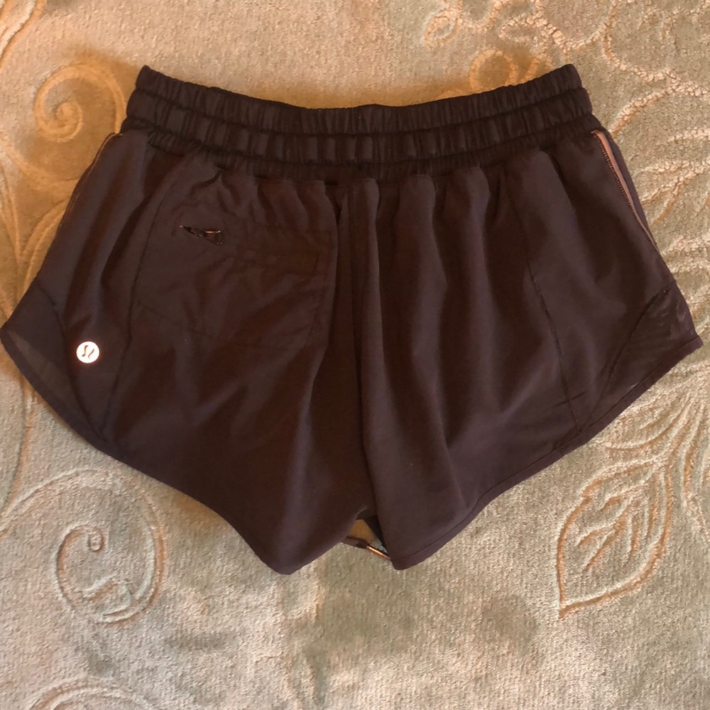 Lululemon Hotty hot short 2.5